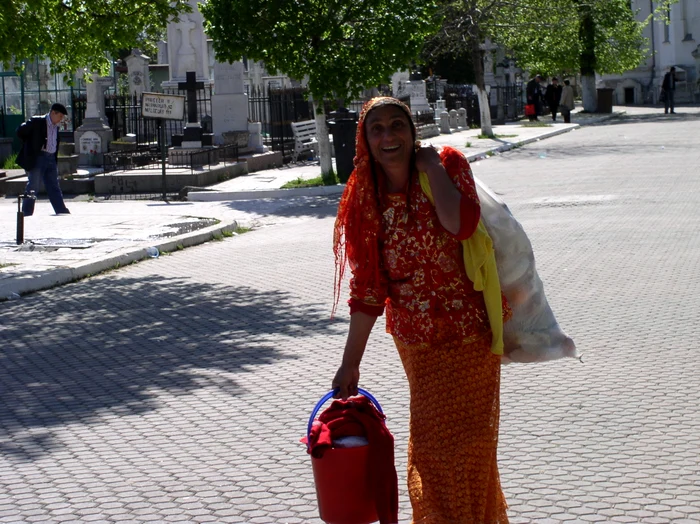 Mulţumită, la fel ca şi suratele ei care au plecat acasă încărcate de bunătăţile pregătite pentru ospăţul Blajinilor