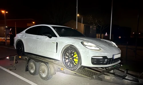 porshe panamera jpeg