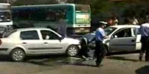 Şase persoane au fost rănite într-un accident