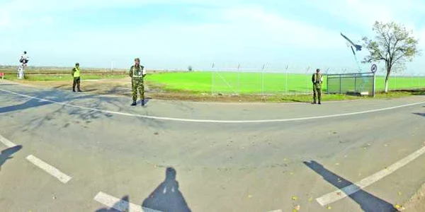 Deveselu intrare baza militara FOTO Mugurel Manea