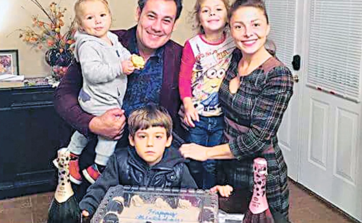 
    Zilele acestea, Ionuț  Dolănescu va repeta  petrecerea și în România,  alături de prieteni  