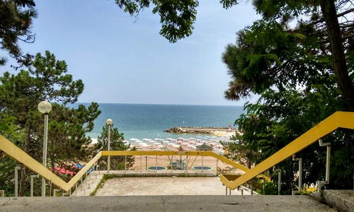 Plaja văzută dinspre complexul hotelier Panoramic   Amfiteatru   Bevedere jpeg