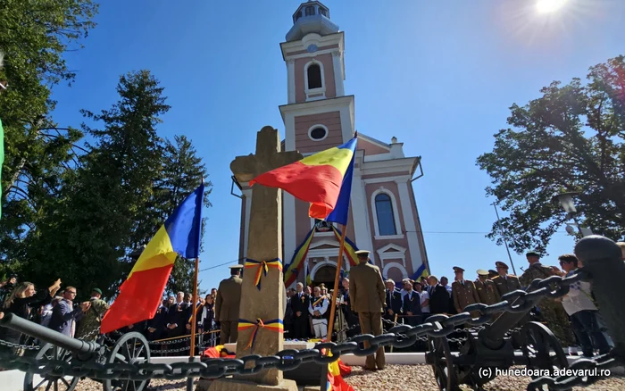 Mormântul lui Avram Iancu, de la Țebea. Foto: Daniel Guță. ADEVĂRUL