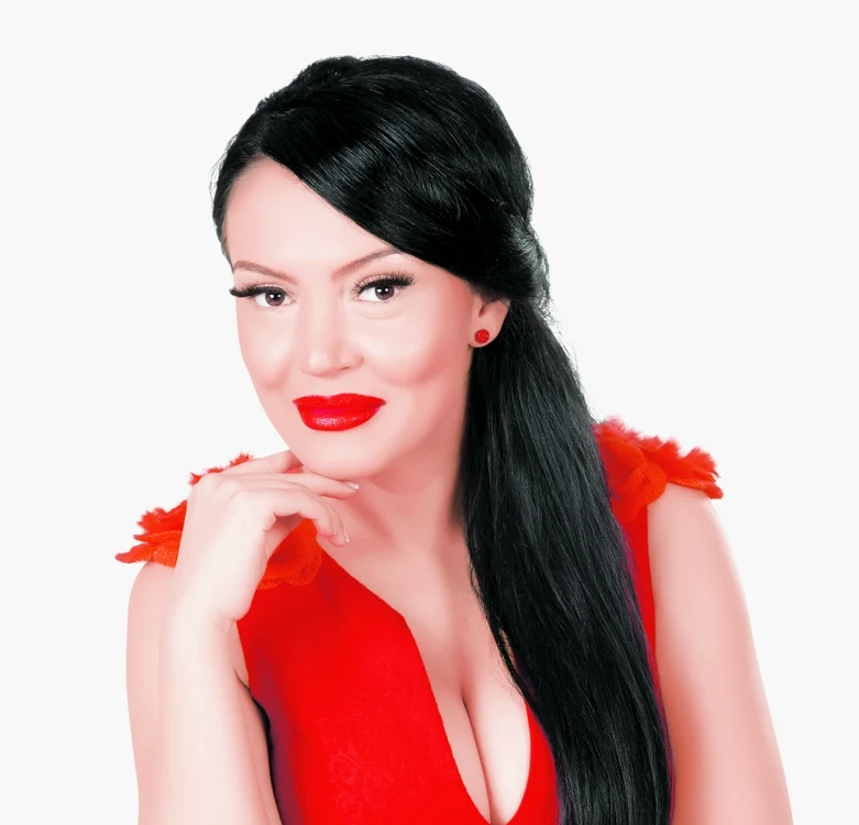 Andreea Mantea moderează emisiunea “Dă o şansă dragostei” la Euforia