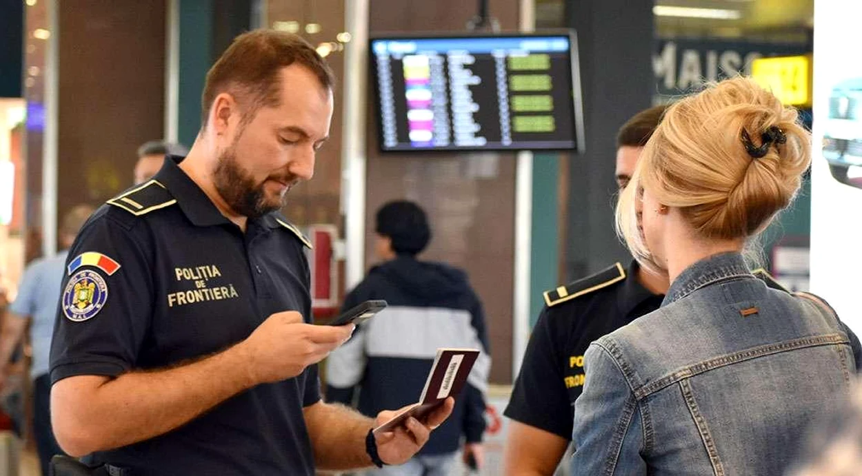 O mamă și trei copii, depistați cu acte false pe Aeroportul Otopeni FOTO: Poliția de frontieră
