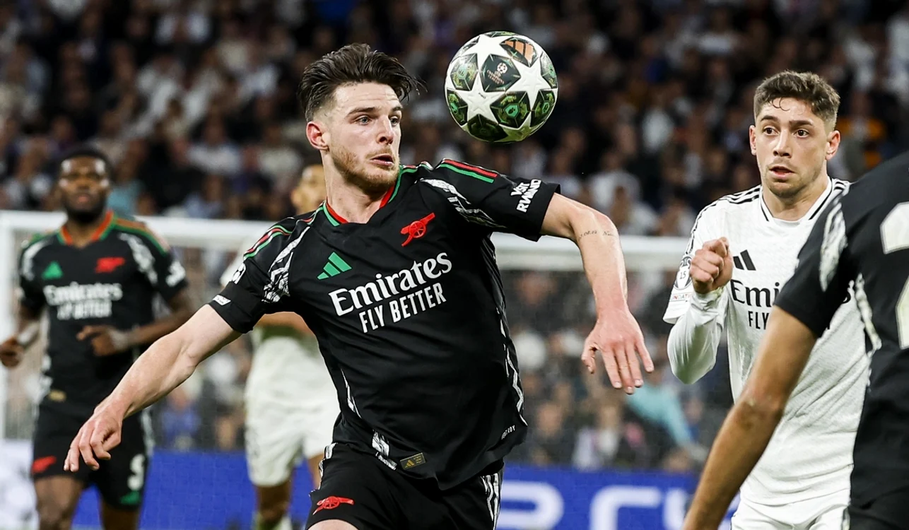 Declan Rice (stânga) a contribuit decisiv la calificarea lui Arsenal în semifinale (FOTO: EPA)