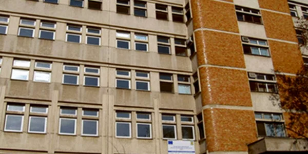 Vor lucra mai puţini oameni în Maternitatea din Brăila