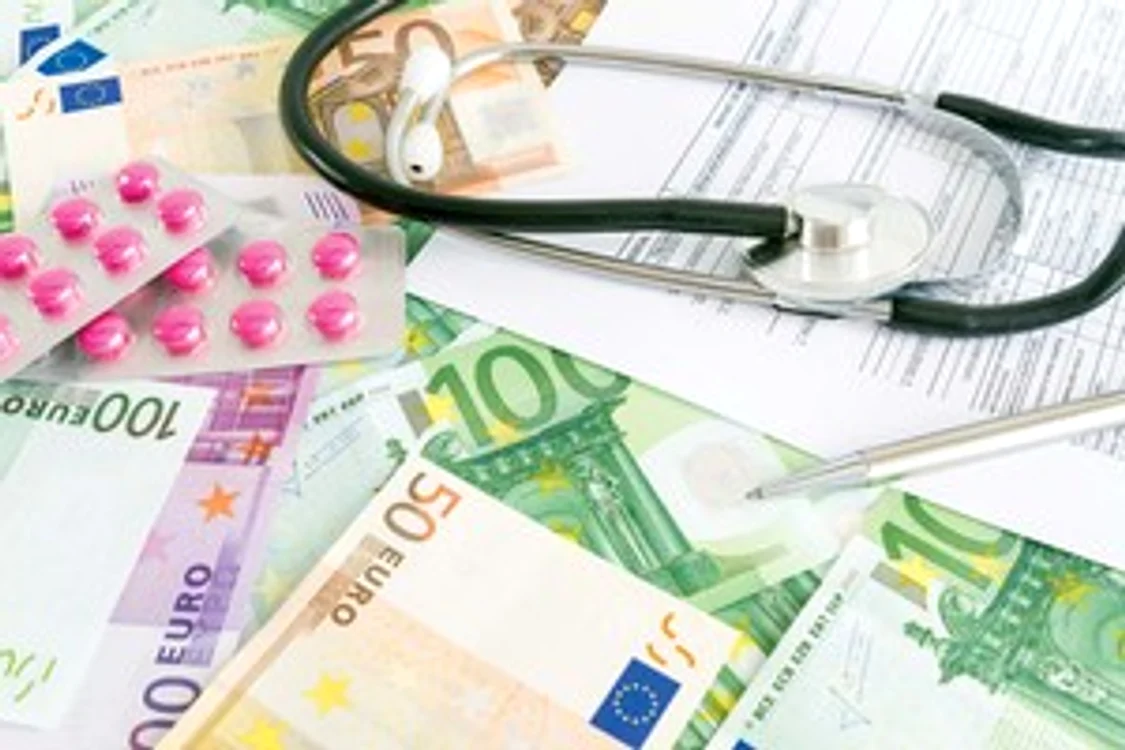 
    Companiile farmaceutice le plăteau medicilor excursii în străinătate în schimbul prescrierii medicamentelor scumpe produse de acestea  