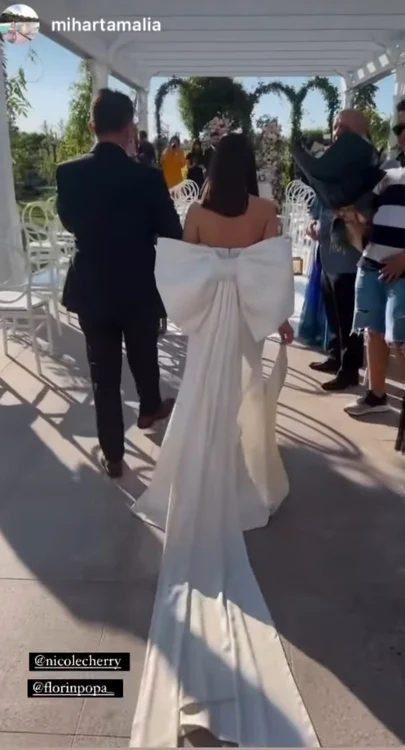 Nicole Cherry a purtat o rochie similară cu cea a lui Carmen Simionescu