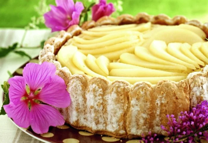 Un tort absolut delicios, preparat doar din fructe de sezonclickpoftabuna.ro