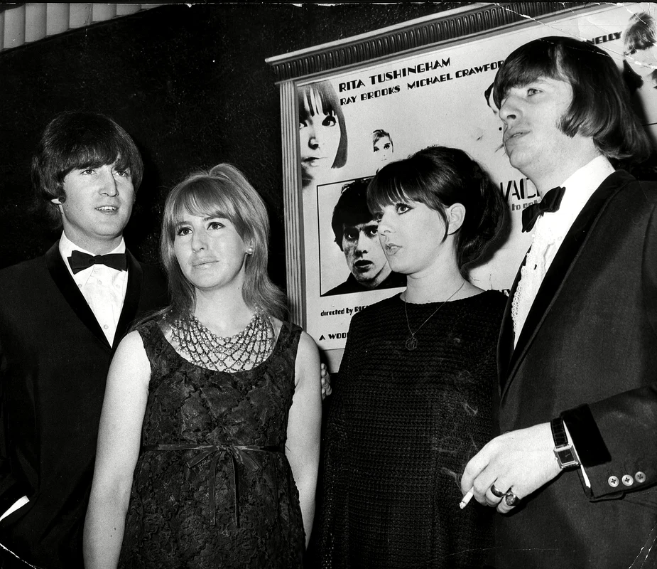 lennon , sotia si prietenii