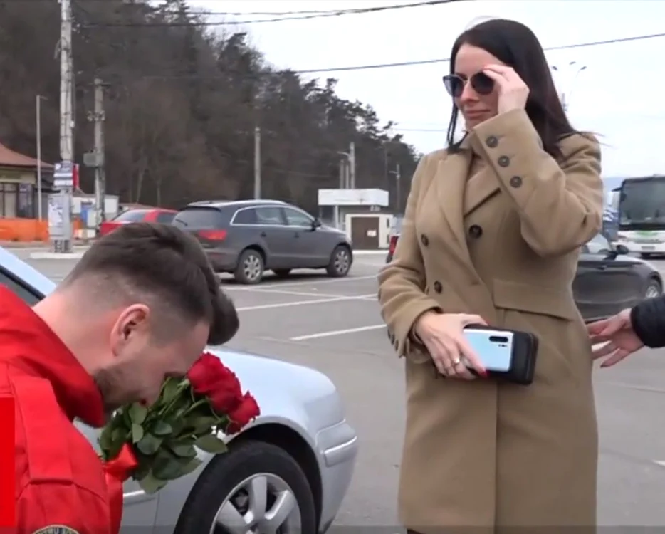 Alexandru a vrut să-i ofere un moment de neuitat iubitei sale Foto: captură video