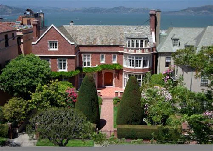 Vila cumpărată cu 35 de milioane de dolari de directorul general al Yahoo, Marissa Mayer, în San Francisco FOTO Huffington Post