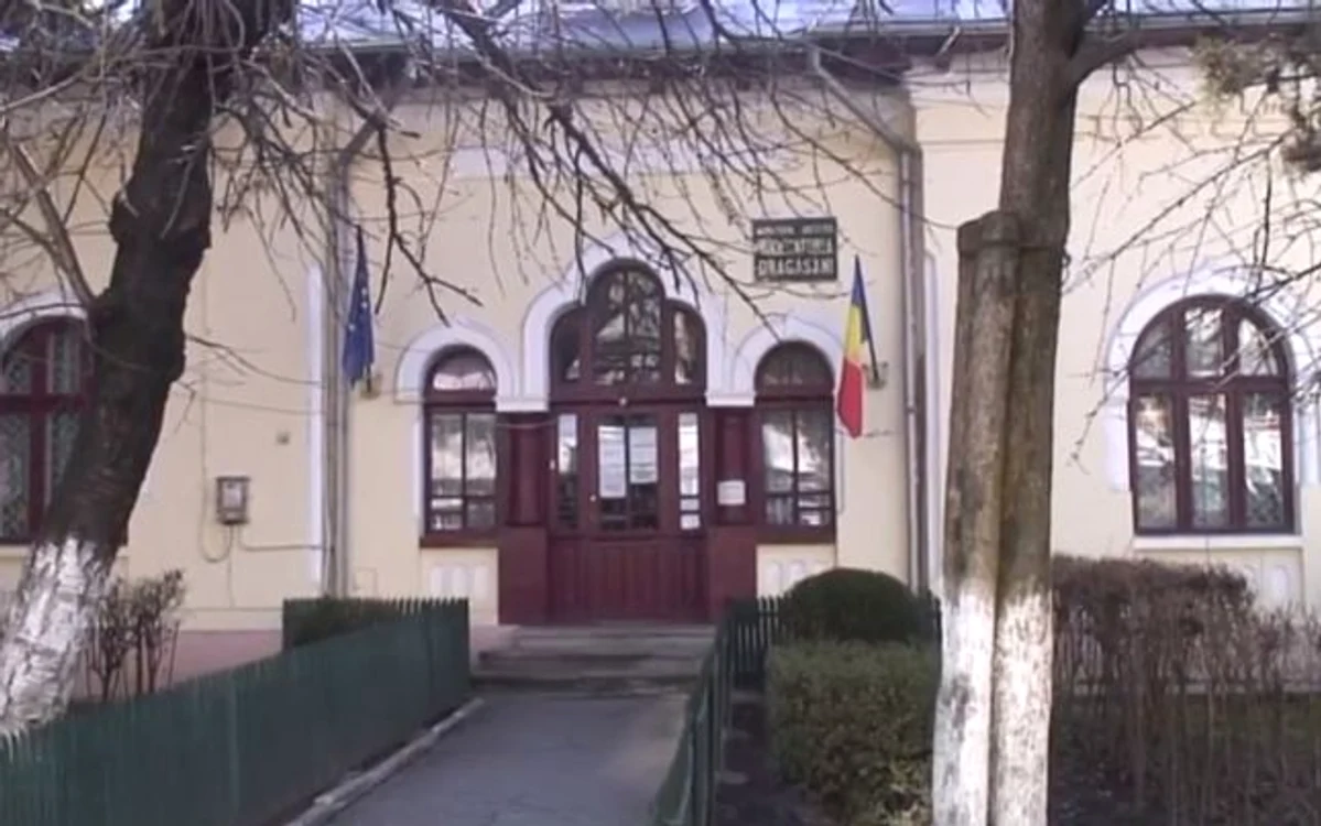 Sediul Judecătoriei Drăgăşani Vâlcea Foto Adevărul
