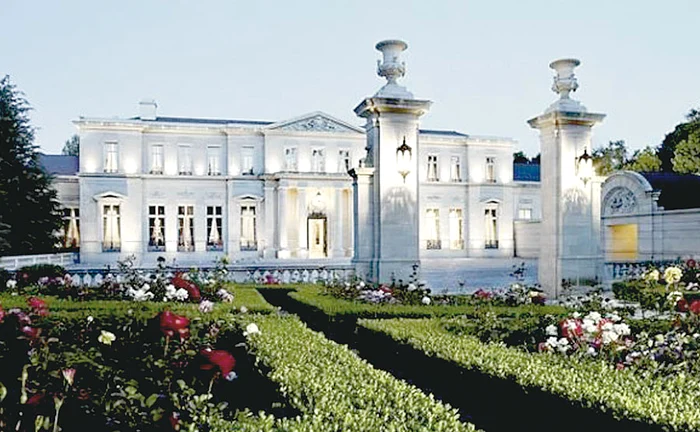 A schimbat cheile de la casa de 50 de milioane de euro