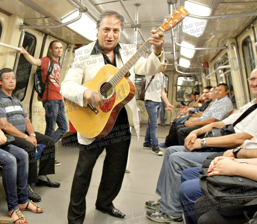 Călătoria cu metroul este mai plăcută atunci când în vagon se află nea Ştefan şi chitara sa. Pentru show-ul său, călătorii îl răsplătesc cu cât cred de cuviinţă