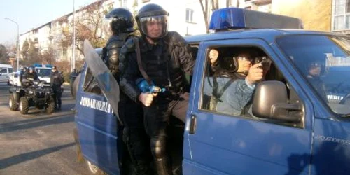 14 jandarmi au fost avansaţi sau felicitaţi pentru activitatea din acest an