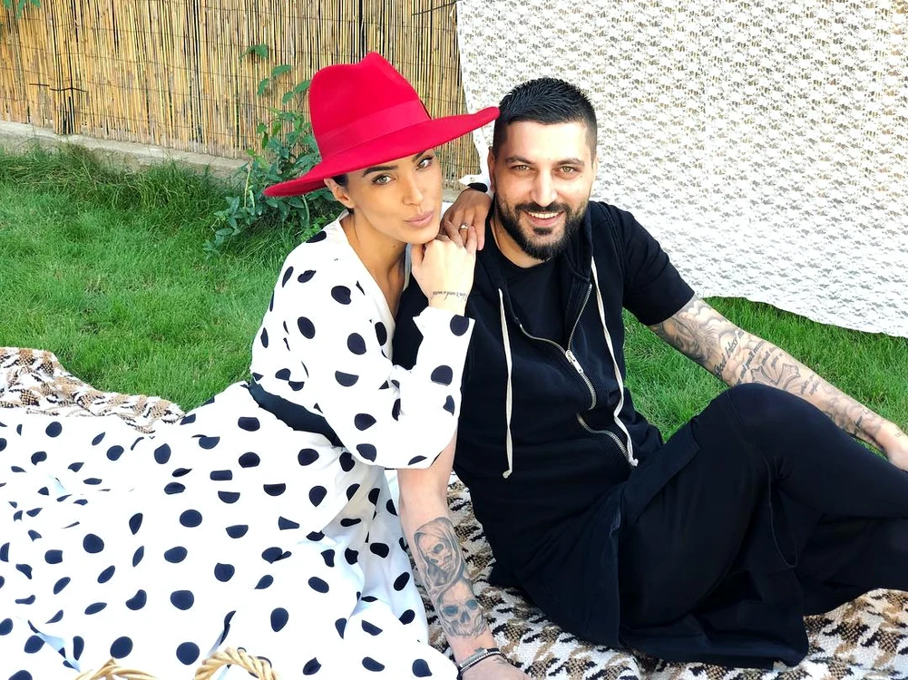 
    Adelina Pestrițu și Virgil Șteblea au grijă ca fiicei lor să nu-i lipsească nimicFoto Instagram  