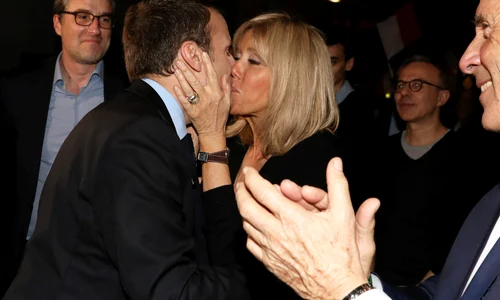 Emmanuel Macron et sa femme Brigitte Macron (Trogneux) arrivent au meeting de Talence jpeg