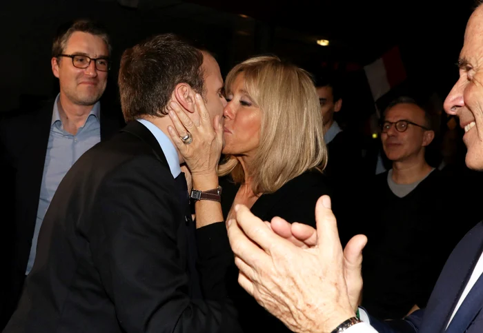 Emmanuel Macron et sa femme Brigitte Macron (Trogneux) arrivent au meeting de Talence jpeg