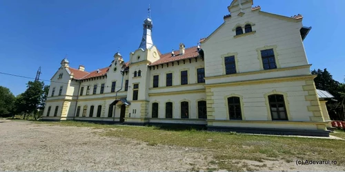Gara municipiulu Brad  Foto Daniel Guță ADEVĂRUL (3) jpg