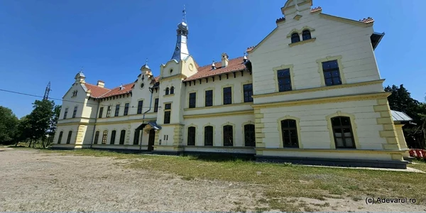 Gara municipiulu Brad  Foto Daniel Guță ADEVĂRUL (3) jpg