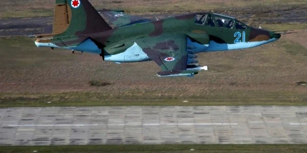 avion su 25