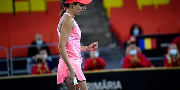 Meciul de tenis dintre Mihaela Buzarnescu si Elisabetta Cocciaretto (Italia) din Grupa Mondială a Billie Jean King Cup la Sala Polivalenta din Cluj-Napoca 17 aprilie 2021 FOTO Mediafax / FLlaviu Buboi 