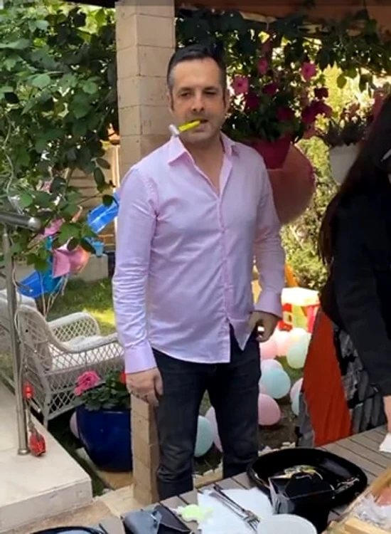 Petra a fost foarte încântată de tortul primit Foto Instagram Cristina Șișcanu