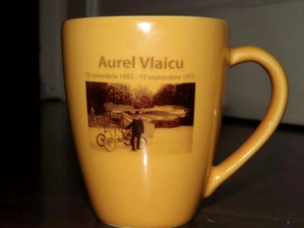 Cana aniversară Aurel Vlaicu cu poza lui Traian Vuia Foto:hunedoaramea.ro