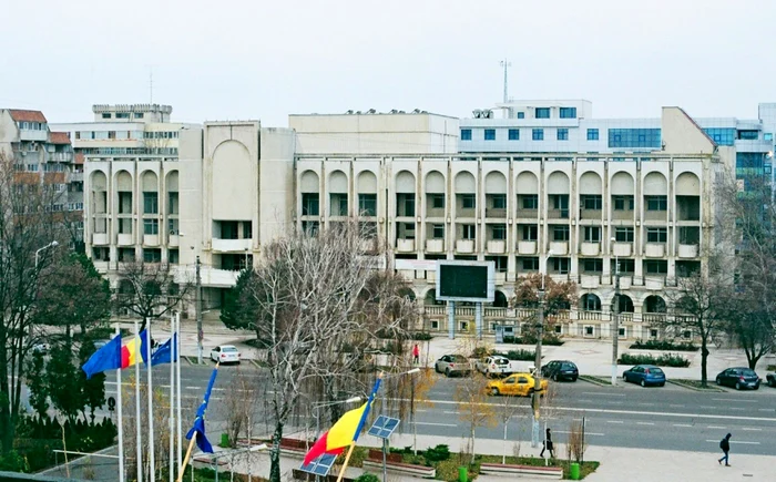 Casa Tineretului rămâne nefuncţională din cauza instalaţiei antiincendiu FOTO Florentin Coman