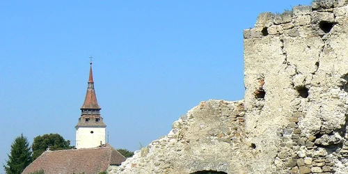 Cetatea este principalul obiectiv turistic din Feldioara