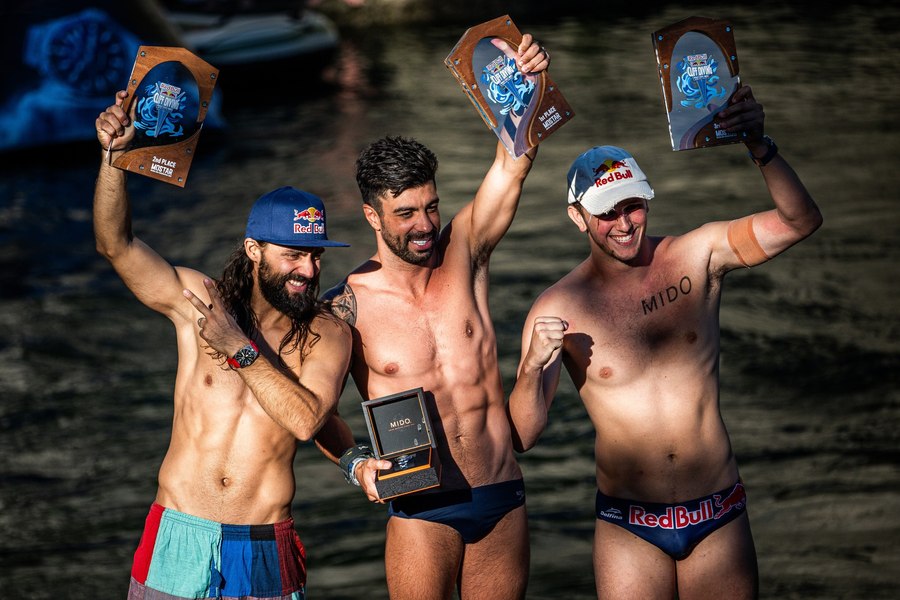 Podium pentru Cătălin Preda la Mostar în Seria Mondială Red Bull Cliff Diving FOTO
