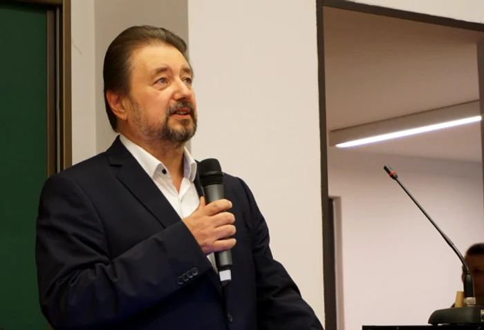 Profeasorul Cristian Pîrvulescu. FOTO SNSPA