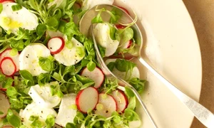 salata de ridichi cu mozarella jpeg