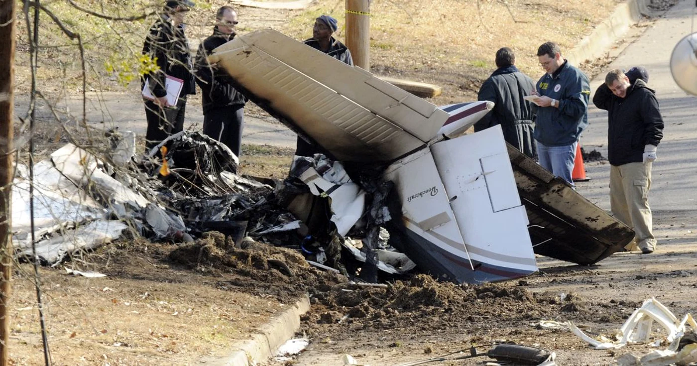 Un avion s-a prăbuşit la nord de Peru FOTO al.com