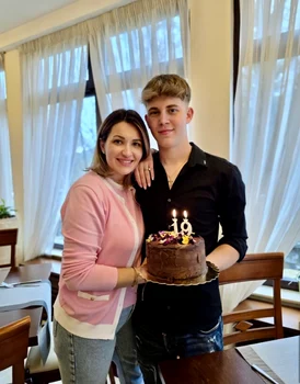 Ela Crăciun l-a aniversat pe fiul ei cel mare, care a împlinit 19 ani foto: arhiva personală 