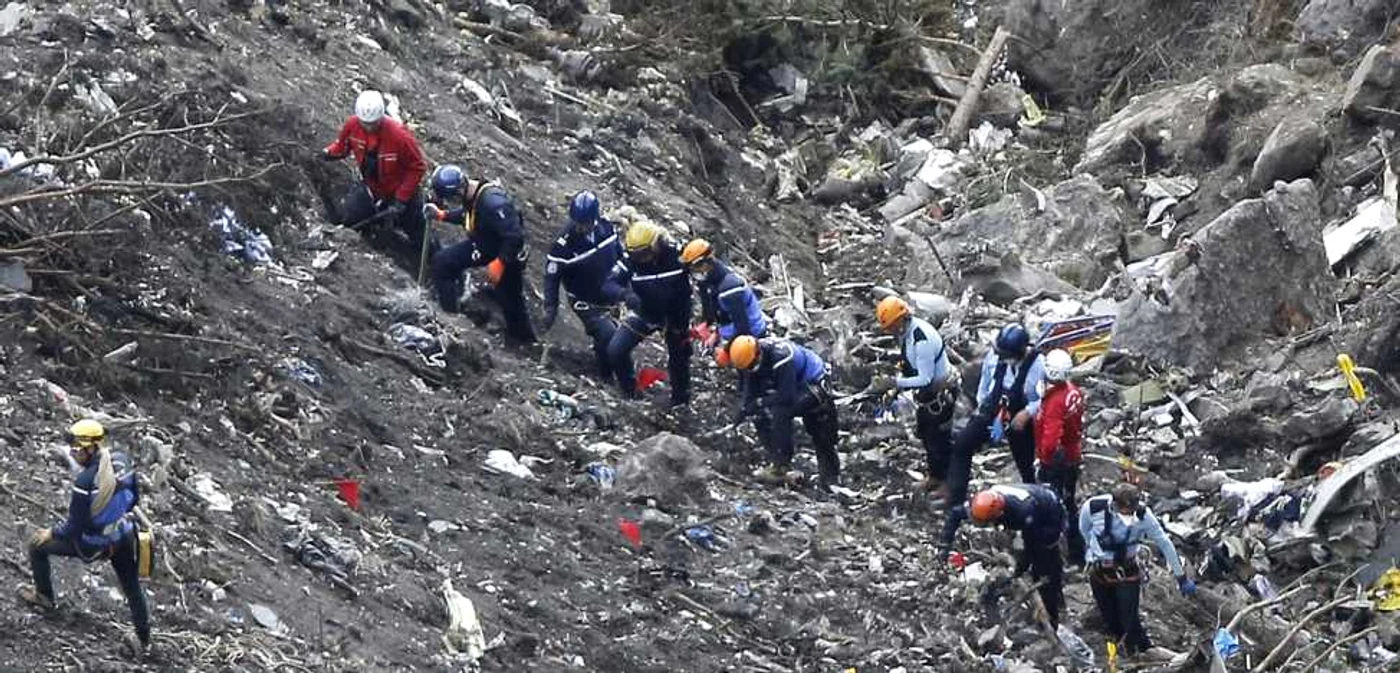 Echipele de investigaţie au găsit, joi, cea de-a doua cutie neagră a avionului Germanwings