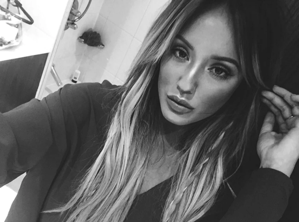 Charlotte (25 de ani) este cunoscută din reality-show-ul „Geordie Shore”