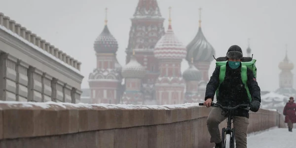 Pandemie iarna la Moscova FOTO EPA-EFE