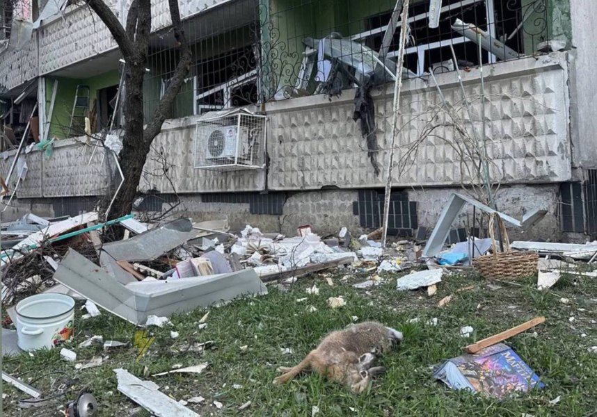 Tactica „murdară” folosită de ruși în atacul cu rachete asupra Harkovului. 20 de blocuri au fost avariate și 87 de persoane sunt rănite