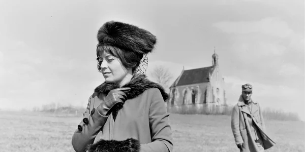 Debut in film Gina Patrichi  In plan secund Victor Rebengiuc Studiourile Buftea jpg