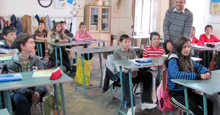 Nominalizările se pot face în câmpul de comentarii şi pe mail, la adresa zalau@adevarul.ro