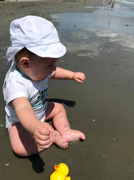 3 melania medeleanu baietel radu plaja mare jpg jpeg