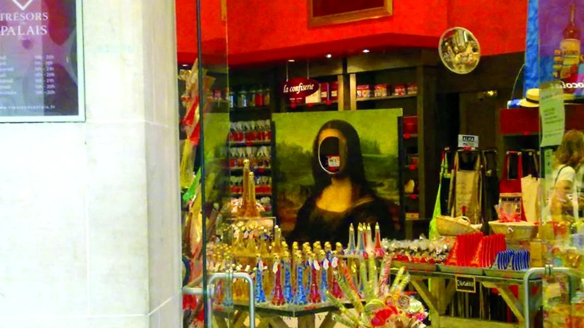 Gioconda, o Lady Gaga a Muzeului Luvru jpeg