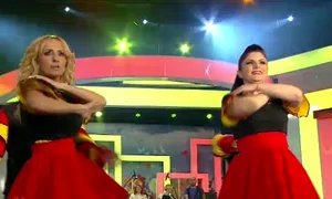Daniela Gyorfi şi Mariana Căpitănescu au făcut senzaţie cu mişcările sexy (captură: Pro TV) jpeg