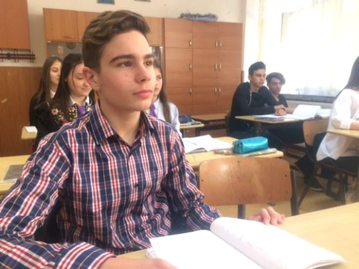 Alexandru Pascu a rezolvat problema mai bine decât autorul subiectului