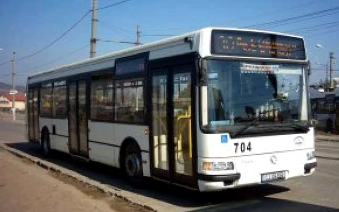 Cluj: Şomerii clujeni vor putea circula gratis pe o linie de transport în comun