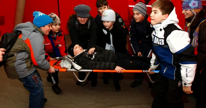 Cursurile de prim ajutor vor fi predate elevilor de către medici FOTO: Ana Maria Tănăsescu/Adevărul