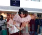 Irina Columbeanu și Ramona Gabor, îmbrățișate pe aeroport foto Click!